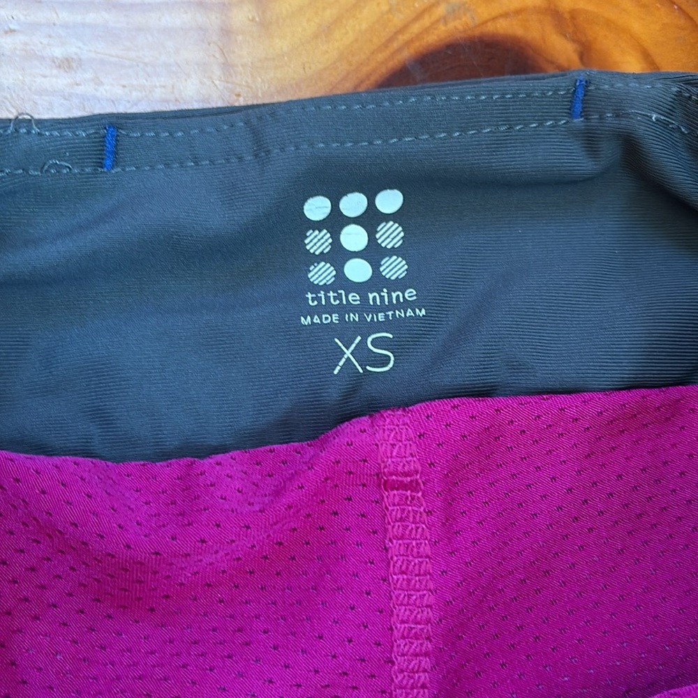 Title Nine Xs Geometric Pixel Pattern Nimblene Sk… - image 4